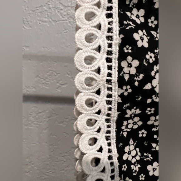 💐Emi & Joe Plus Size Blouse with flared sleeves - Picture 4 of 8